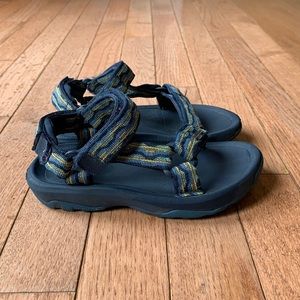 Teva hurricane sport sandals boys or girls size 11 blue
